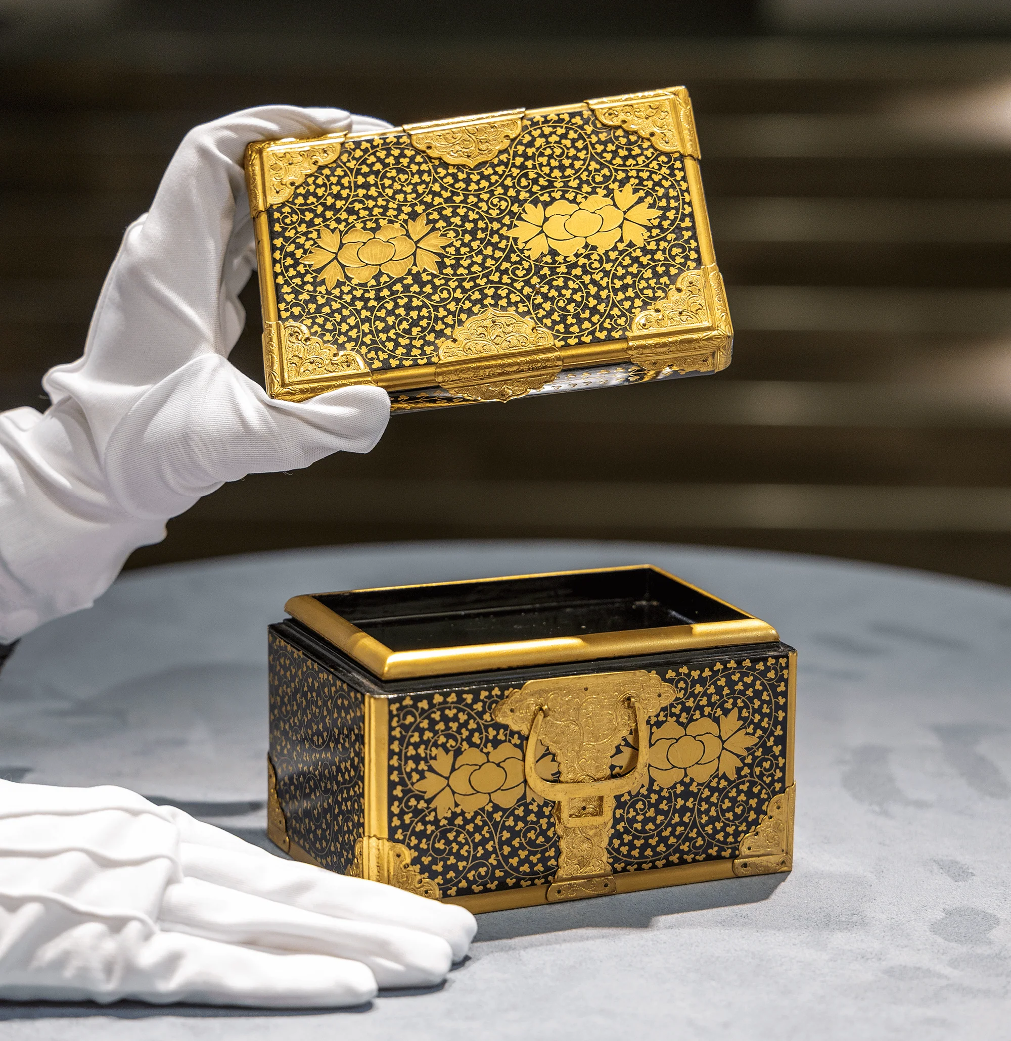 Edo-Period Lacquerware Chest - Image 6