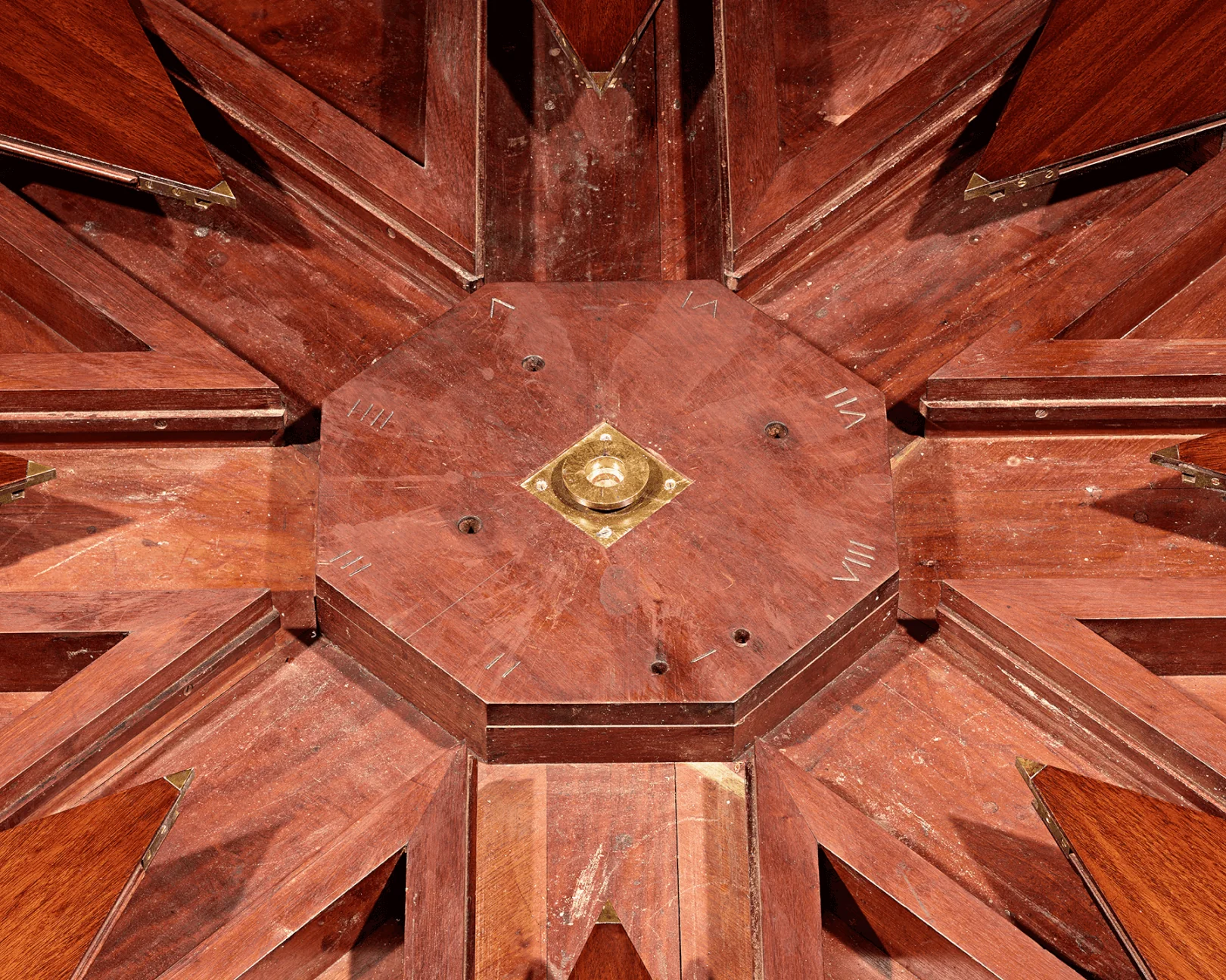 English Mahogany Expanding Table - Image 8
