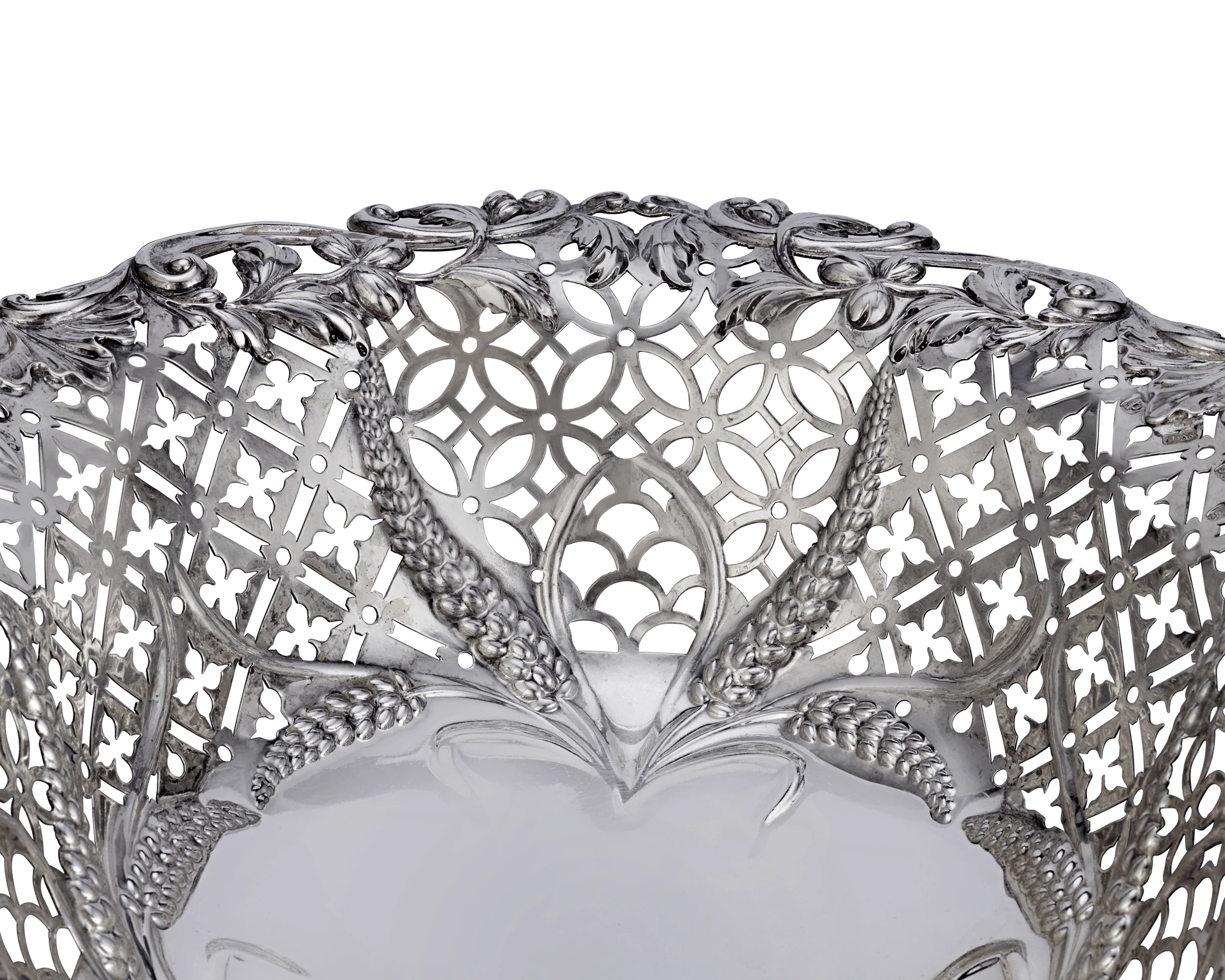 George III Silver Cake Basket by William Plummer - Image 4