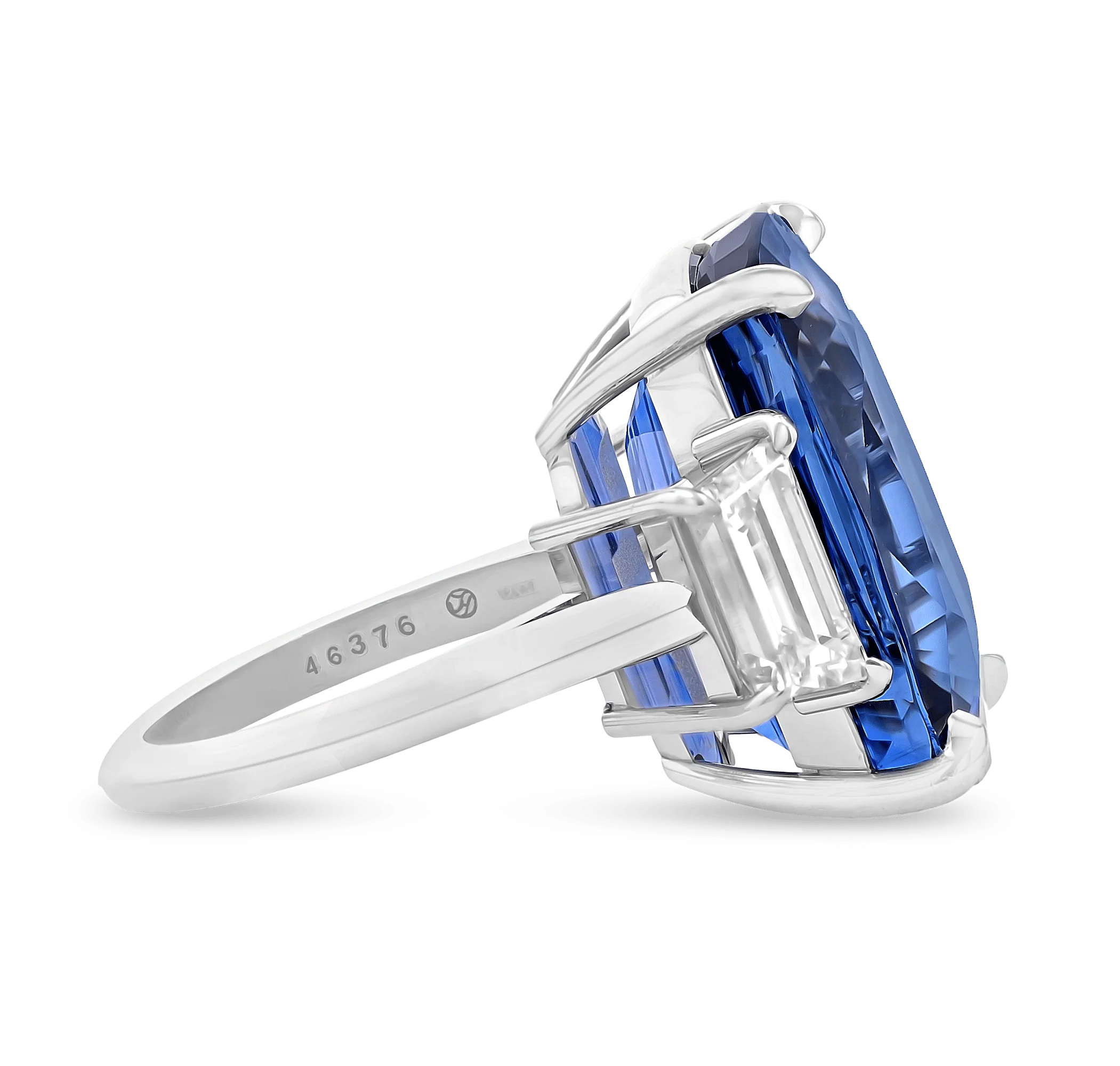 Madagascar Sapphire Ring, 30.21 carats - Image 2