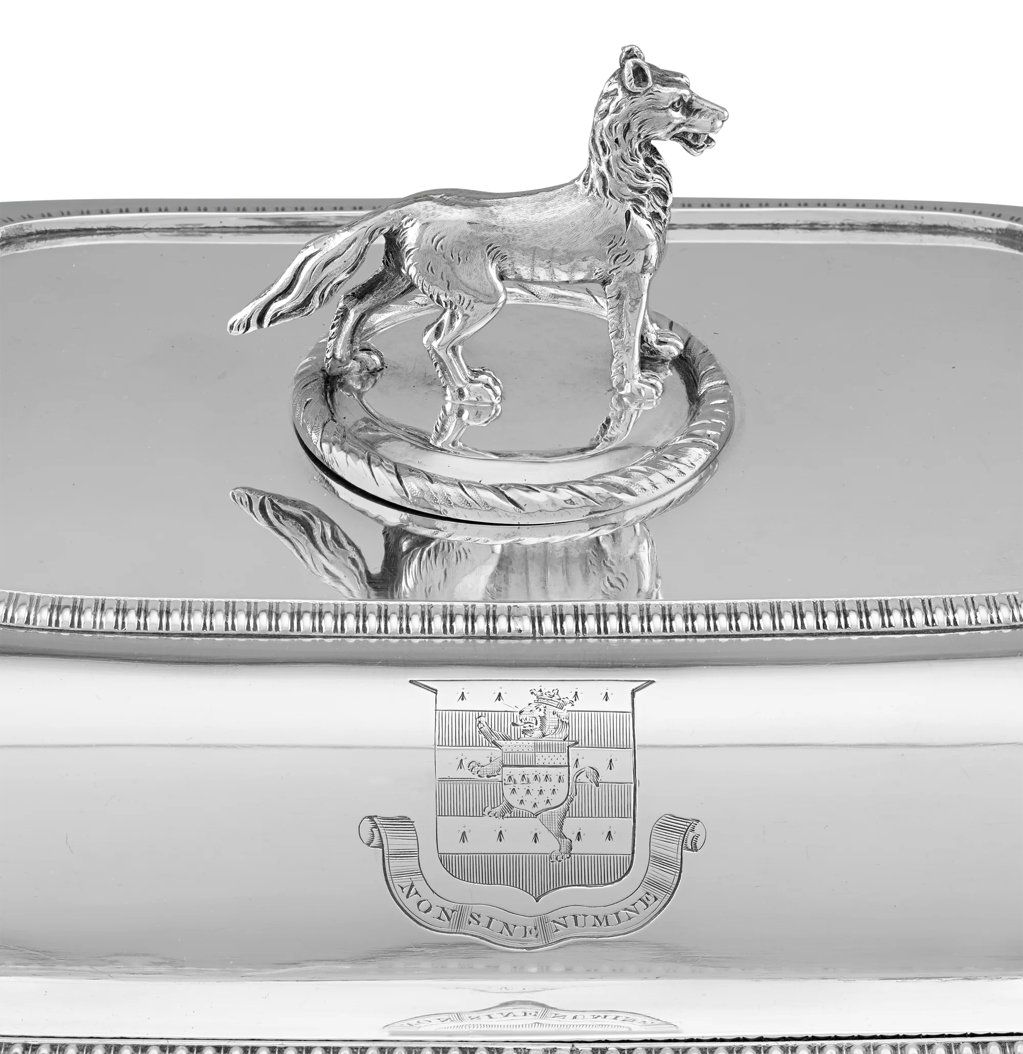 Pair of Entrée Dishes by Henry Nutting & Robert Hennell II - Image 5