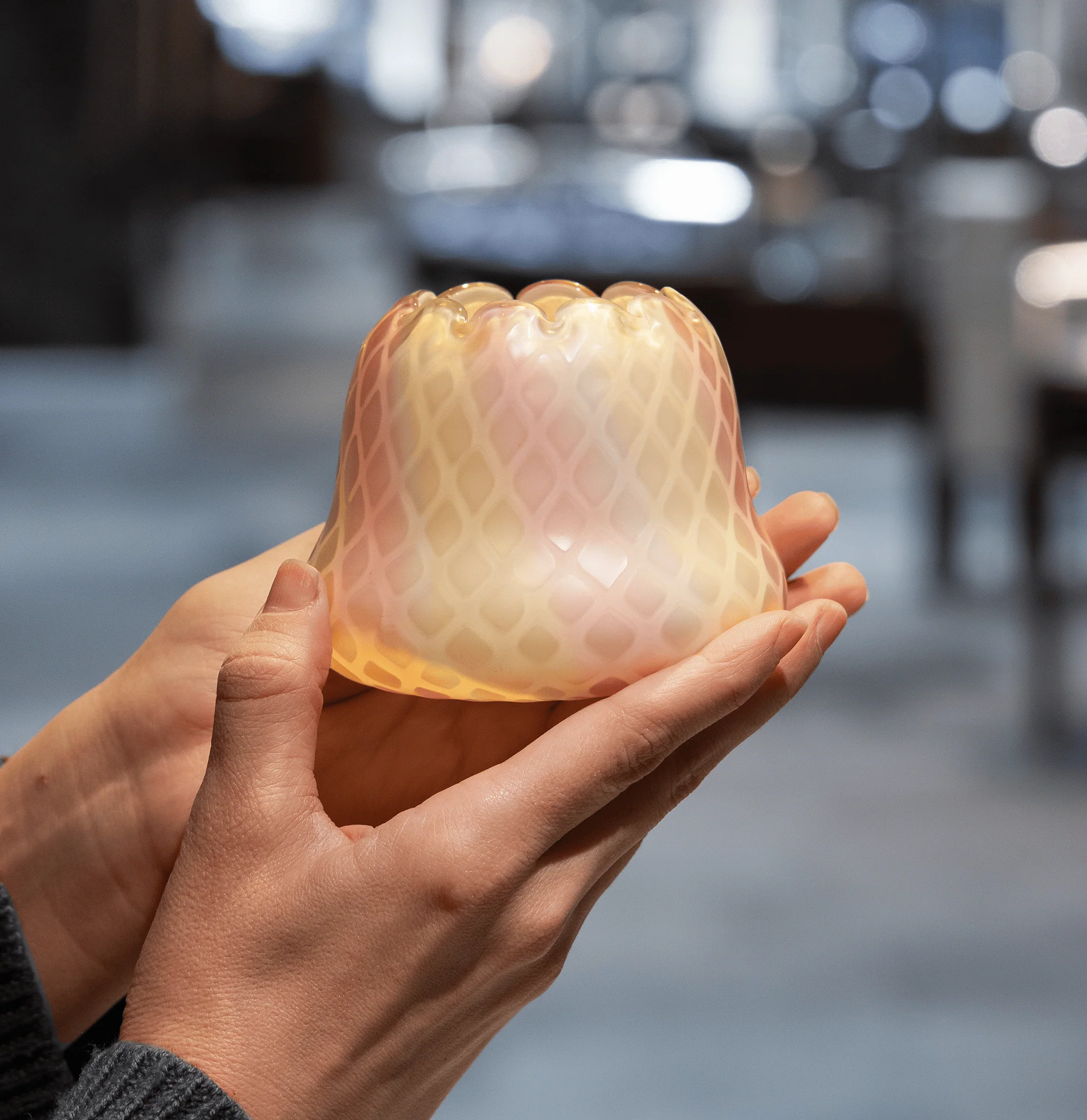 Rainbow Mother-of-Pearl Rose Bowl - Image 2